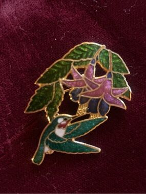 Gold-Tone Enamel Hummingbird Brooch with Green Leaves and Purple Flower